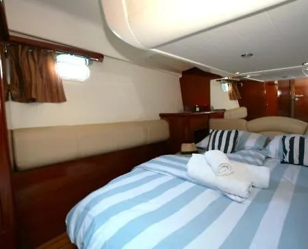 보트호텔 Anima Maris Yacht 우마그