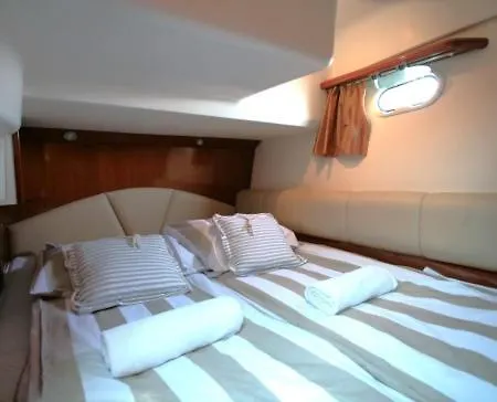 보트호텔 Anima Maris Yacht *