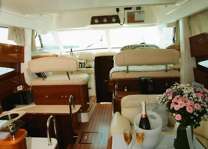 보트호텔 Anima Maris Yacht *