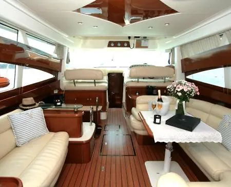 Anima Maris Yacht Bateau-hôtel *