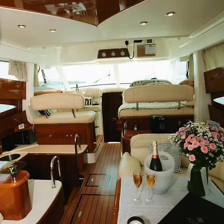 船上ホテル Anima Maris Yacht *