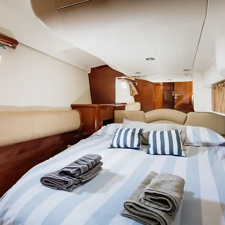 Anima Maris Yacht 船上ホテル