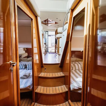 船上ホテル Anima Maris Yacht ウマグ
