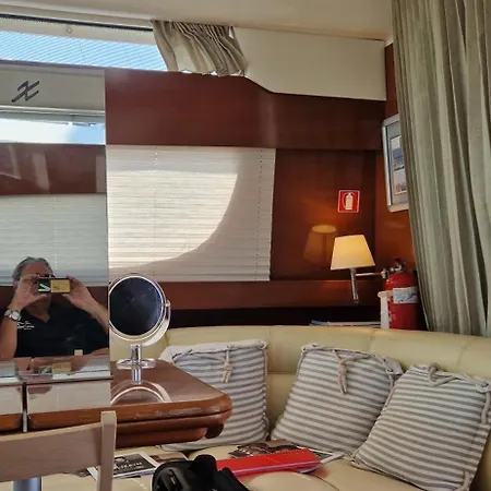 Anima Maris Yacht Botel