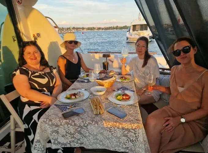 Anima Maris Yacht Bateau-hôtel *